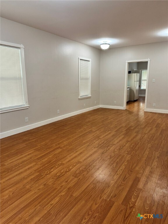 Foto del edificio - 613 N Cherry St