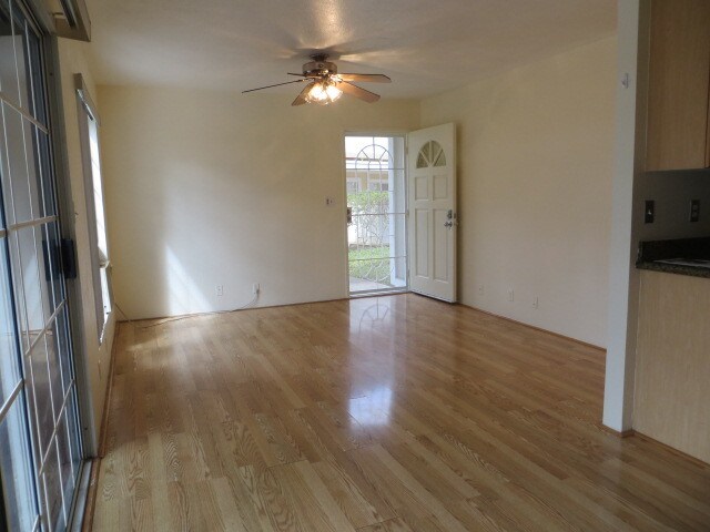 Building Photo - 429 Mananai Pl