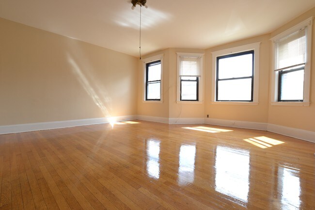 Foto del edificio - 225 Chestnut Hill Ave