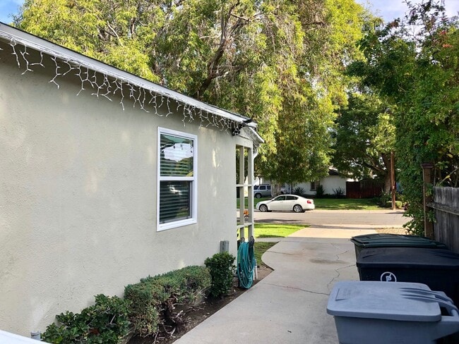 Building Photo - Nice and Quaint Single Family Home in Walteria