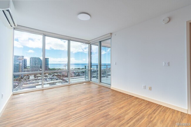 Building Photo - Available now!  2-bdrm, 2-bath, 1-parking ...