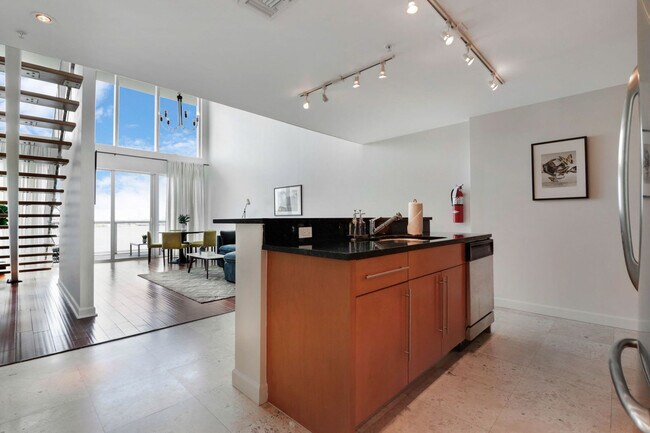 Foto del edificio - 7939 East Dr