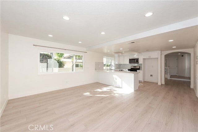 Building Photo - 45 Cedarlake