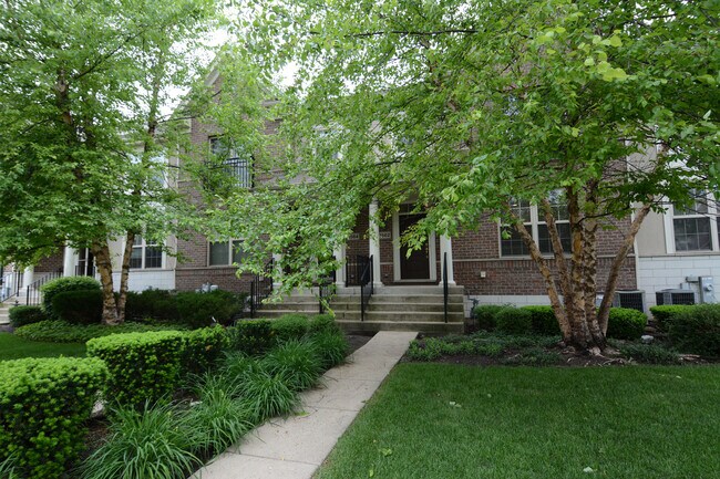 Foto del edificio - 2562 Waterbury Ln
