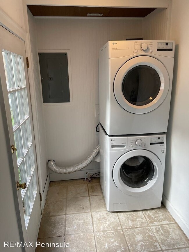 Building Photo - 4 br, 2 bath House - 206 Hurley Ave