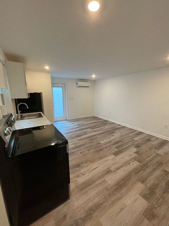 Foto del edificio - Quaint 1/1 in a great neighborhood located...