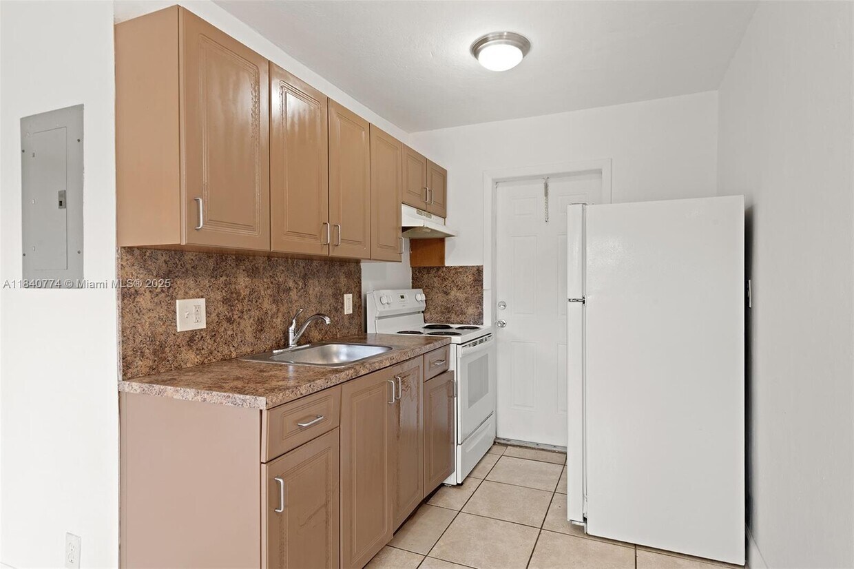 Foto del edificio - 517-521 NW 18th Ave