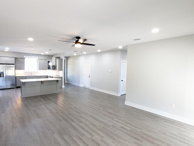 Foto del edificio - 5841 Congress St