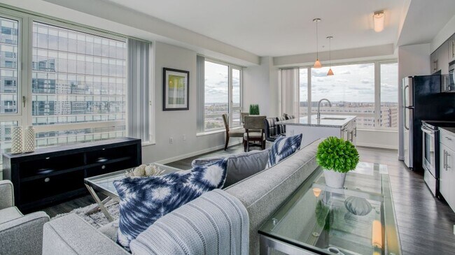 Building Photo - 505 Congress St