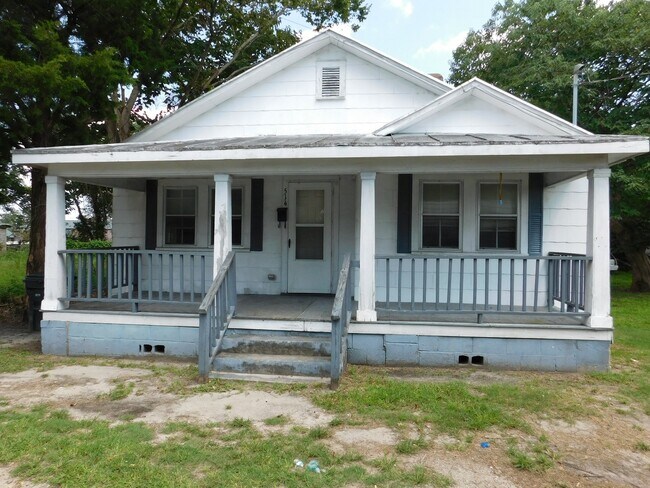 Building Photo - 514 Crawford Street  - Accepts Section 8!