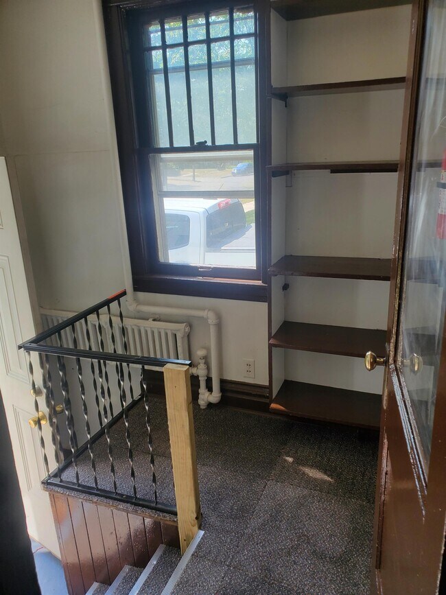 Foto del edificio - 601 W Cedar St