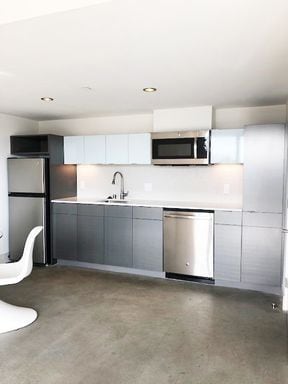 kitchen w micro & DW (no oven) - 1642 University Ave