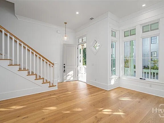 Building Photo - 312 W 38th St