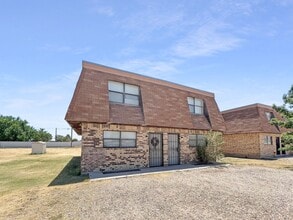 Building Photo - 1811 W Jackson Ave