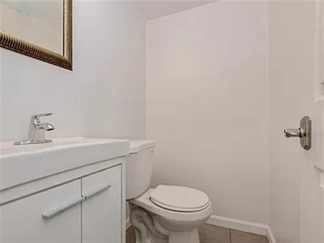 Building Photo - Attractive Homes