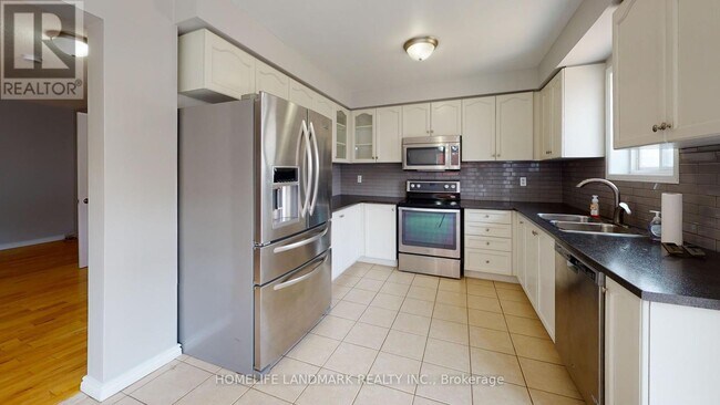 Building Photo - 80 Presley Crescent