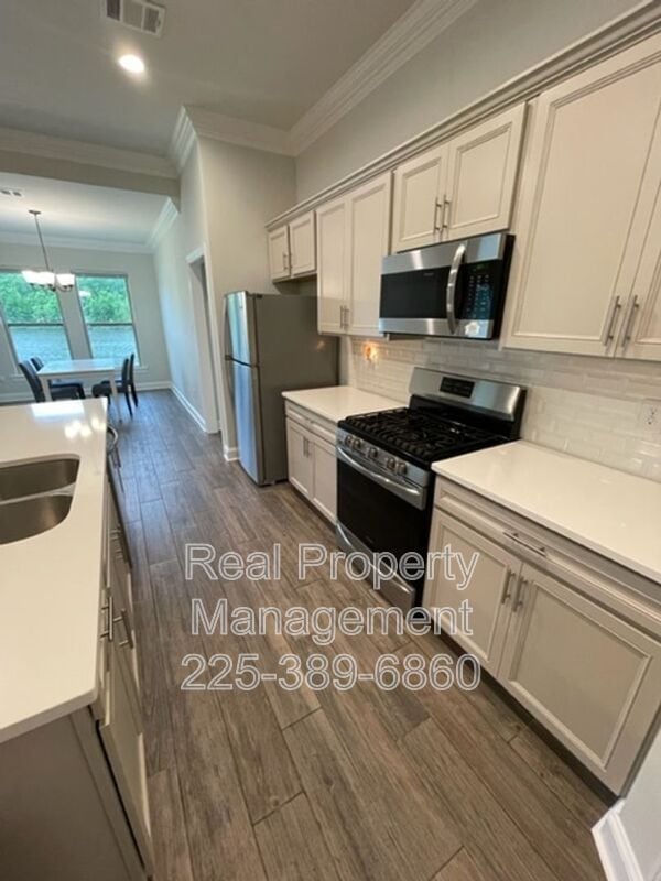 Building Photo - 6338 Lake Edge Dr