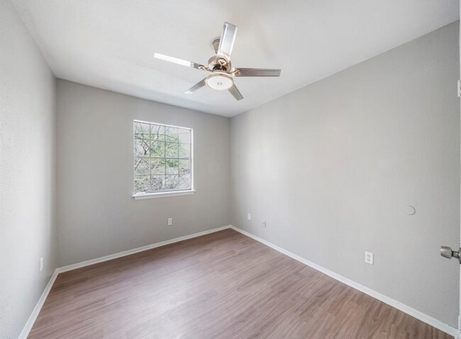 Foto del edificio - 9204 Campbell Rd