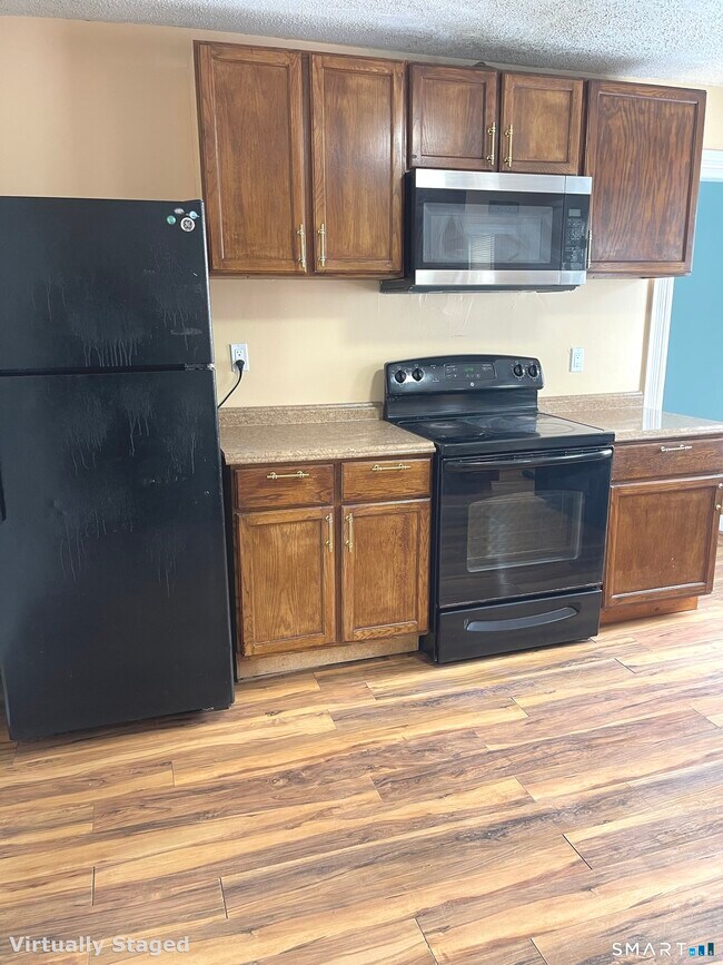 Building Photo - 114 Judd St