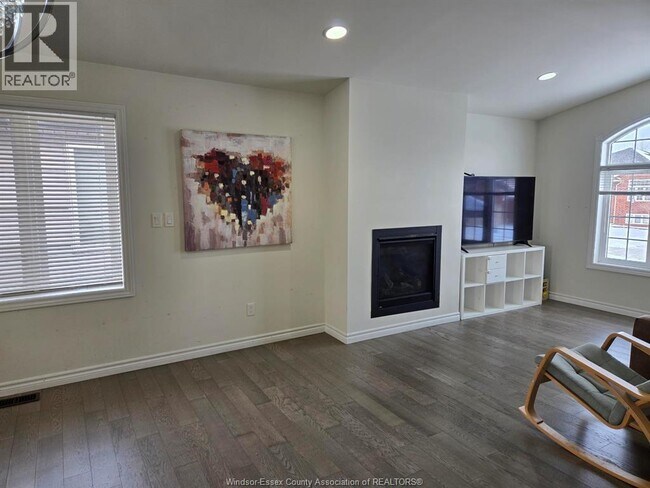 Photo du bâtiment - 1143 Icewater Ave