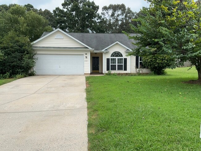 Building Photo - 821 Barbee Farm Dr