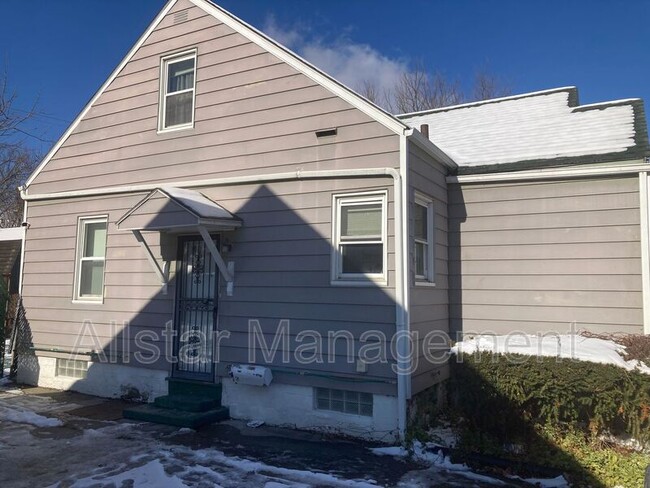 Foto del edificio - 870 Frederick Blvd