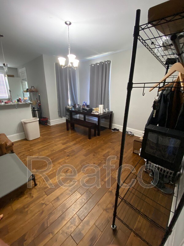 Foto del edificio - 402 E Whittier St