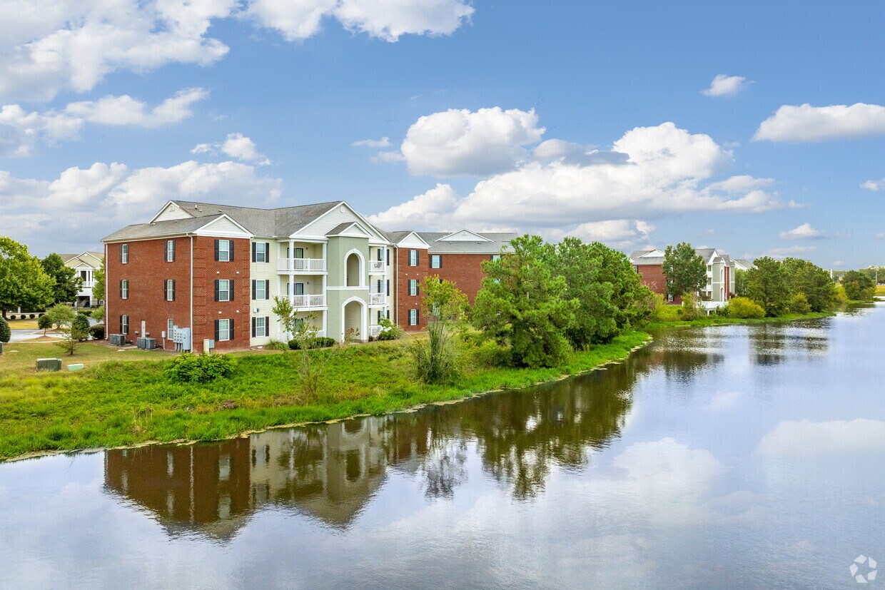 Foto principal - Woodlake Apartments