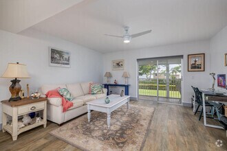 Building Photo - 18081 SE Country Club Dr