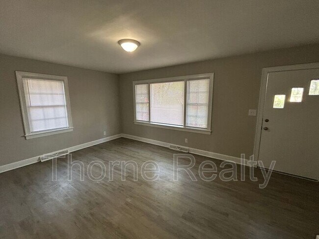 Building Photo - 1308 Rountree St NE