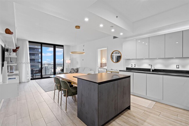 Foto del edificio - 1010 Brickell Ave