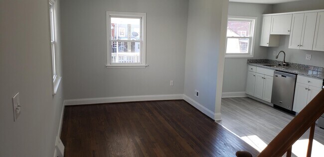 Building Photo - 8083 Park Haven Rd