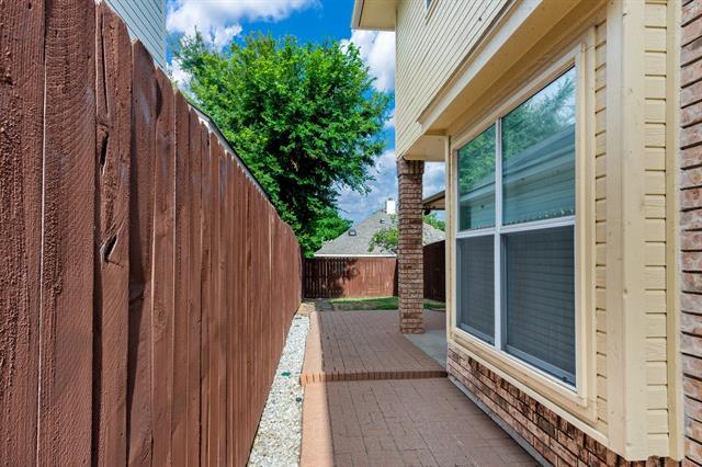 Foto del edificio - 2221 Meadowstone Dr