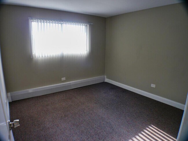 Foto del edificio - 3680 W 119th St