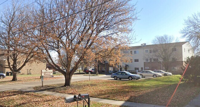 Foto del edificio - 904 E Milwaukee Ave