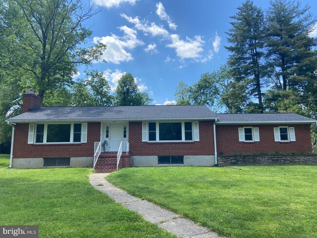 Building Photo - 5102 Avoca Ave
