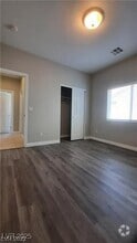 Building Photo - 525 Sun Mountain Ave