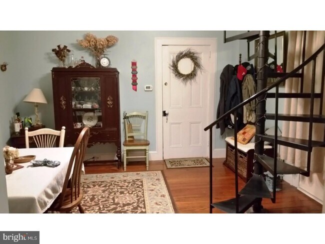 Foto del edificio - 210 Byers Rd