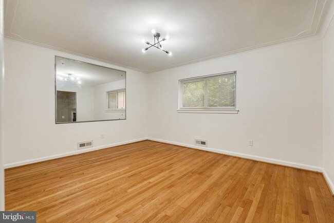Building Photo - 8210 West Beach Dr NW