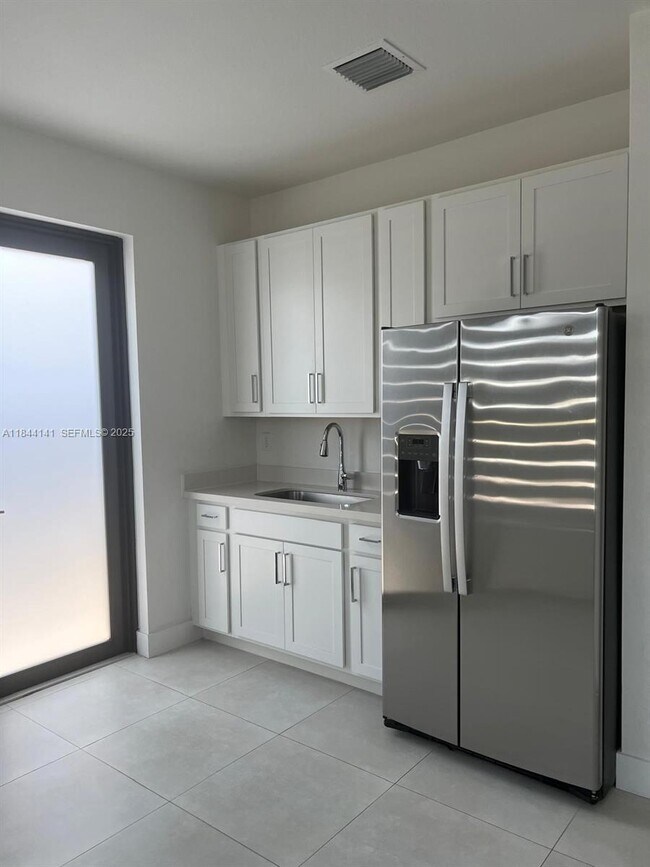 Foto del edificio - 1840 SW 144th Ave