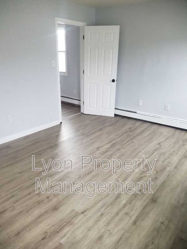 Building Photo - 12 Clark Ct