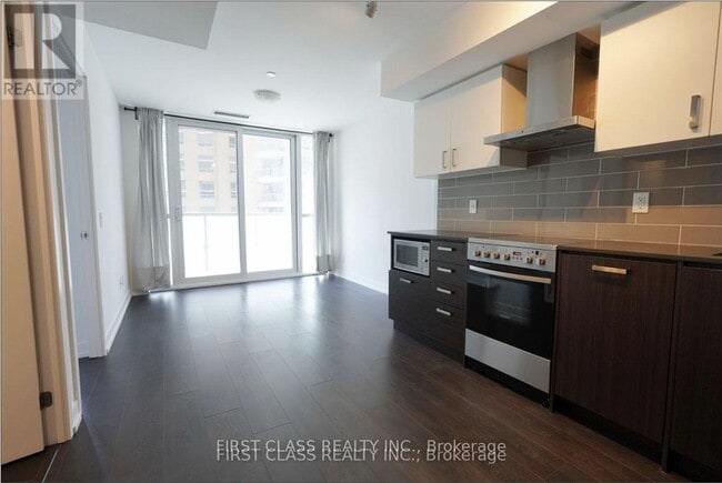 Building Photo - 125 Redpath Ave