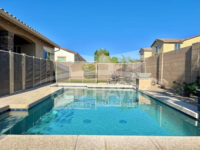 Foto del edificio - 3567 E Chestnut Ln