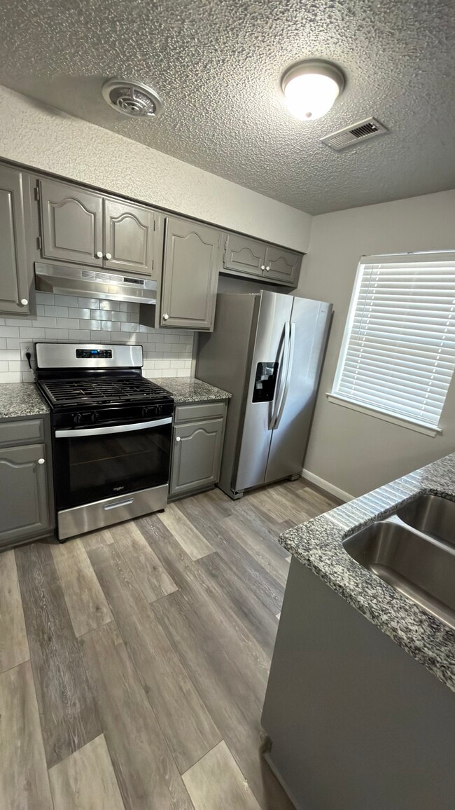 Foto del edificio - 150 W Kent St