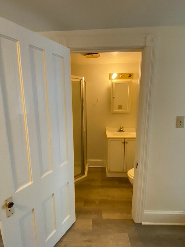 Foto del edificio - 409 Farnsworth Avenue