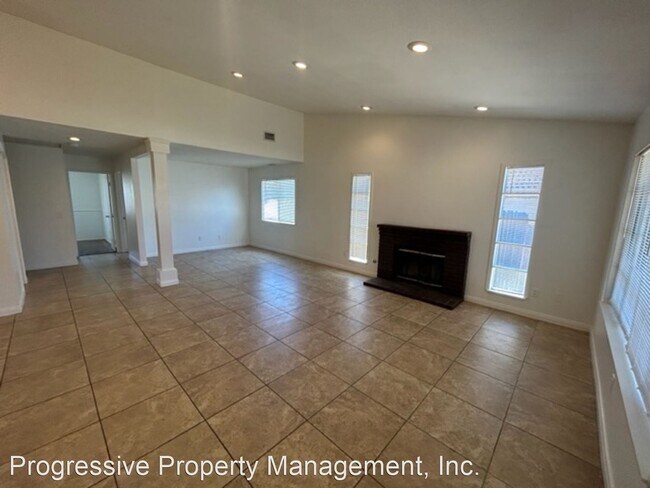 Building Photo - 3 br, 2 bath House - 8730 Sandhill Dr