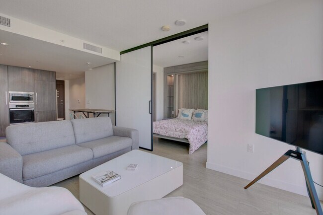 Building Photo - 39 Nelson St.