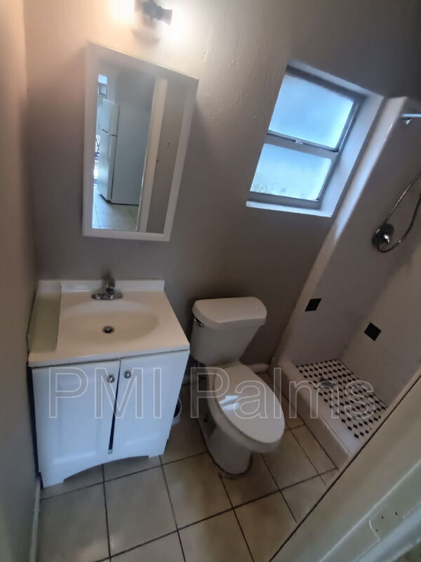 Foto del edificio - 2406 S 69th St
