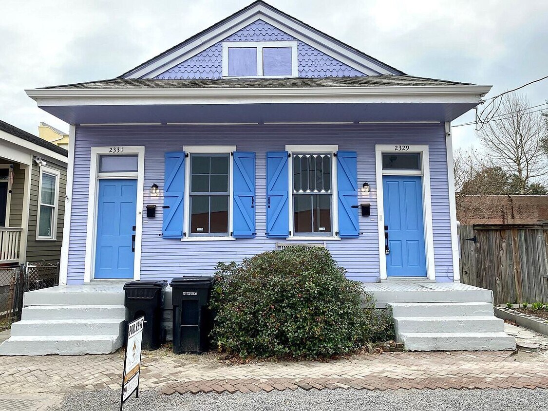 Primary Photo - 2331 Rousseau St