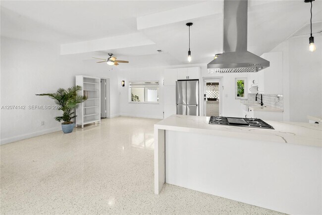 Foto del edificio - 3130 SW 27th Terrace
